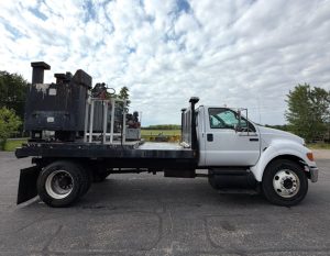 2006 Ford F-650 with 2014 Thermoplastic Melter